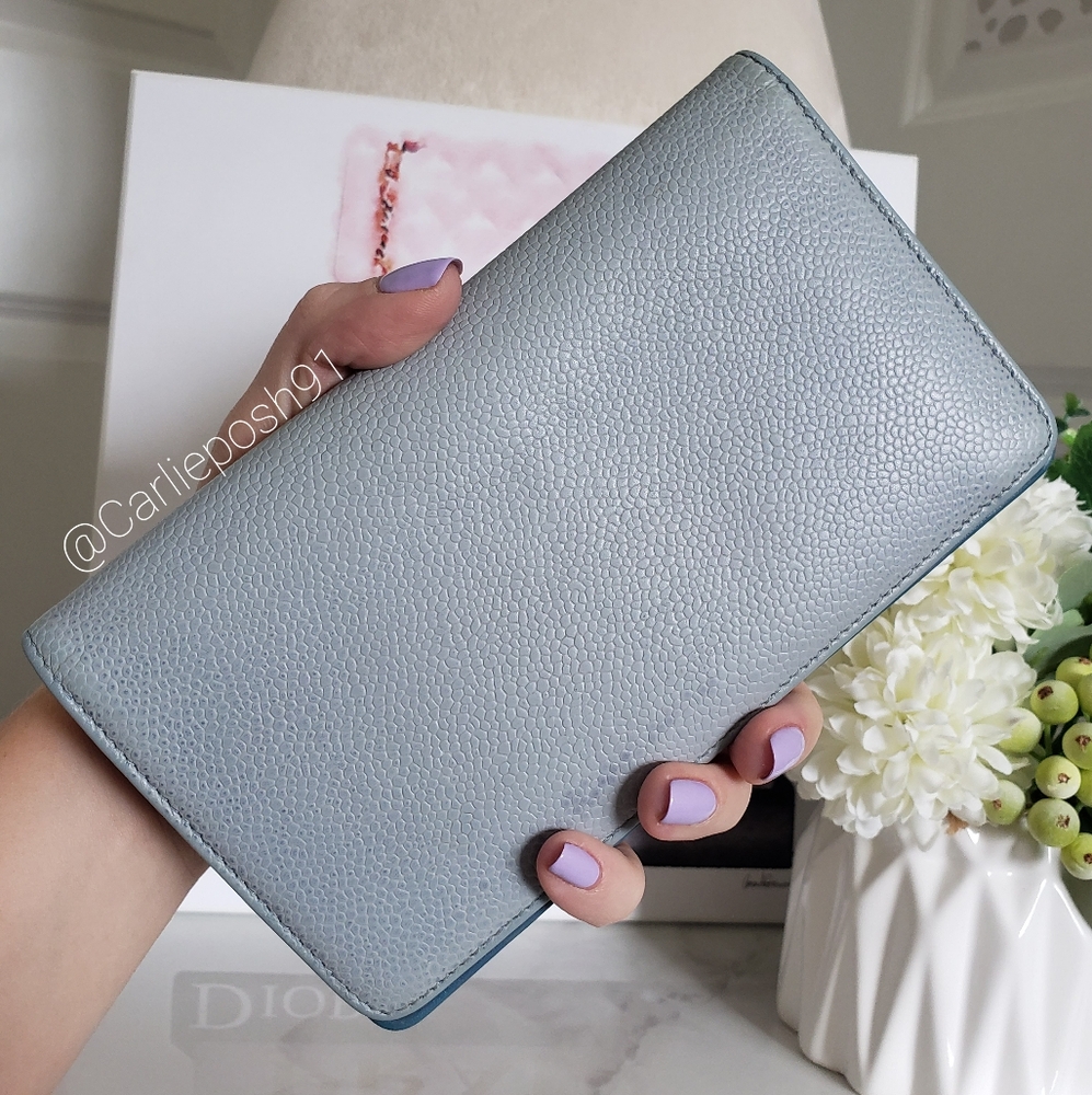 **SOLD** Authentic Pre-owned Chanel Caviar Timeless Bi-Fold Wallet - Picture 5 of 15